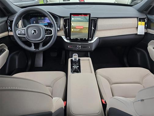 2025 Volvo XC90 Plug-In Hybrid T8 Plus 7-Seater