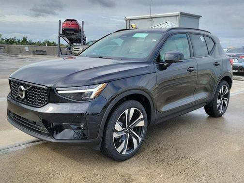 2026 Volvo XC40 B5 Ultra