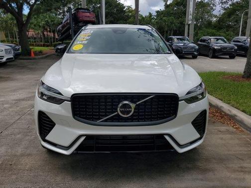 2024 Volvo XC60 Recharge Plug-In Hybrid T8 Plus Dark Theme