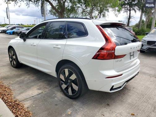 2024 Volvo XC60 Recharge Plug-In Hybrid T8 Plus Dark Theme