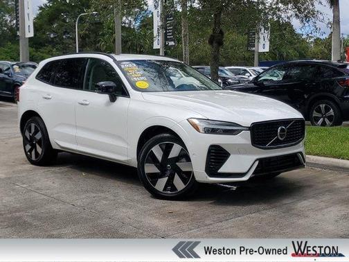 2024 Volvo XC60 Recharge Plug-In Hybrid T8 Plus Dark Theme