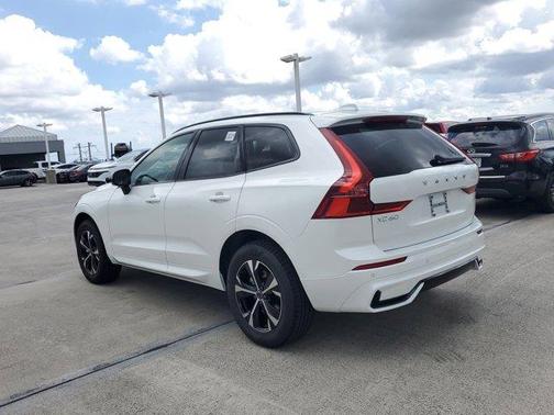 2026 Volvo XC60 B5 Core