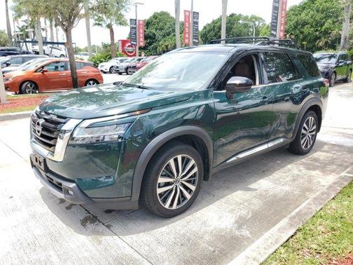 2022 Nissan Pathfinder Platinum