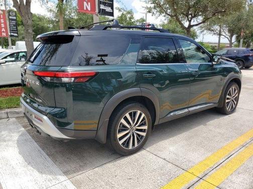 2022 Nissan Pathfinder Platinum
