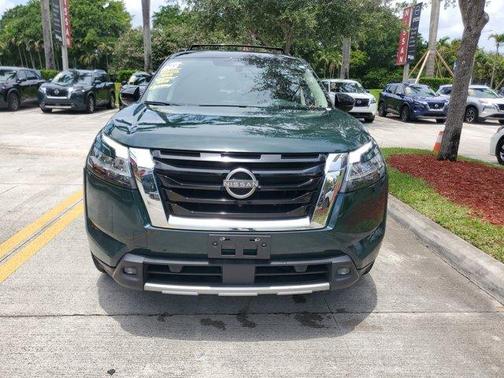 2022 Nissan Pathfinder Platinum
