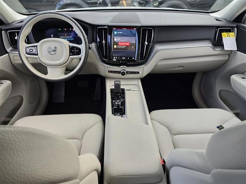 2025 Volvo XC60 B5 Core