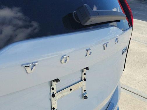 2026 Volvo XC90 B5 Core