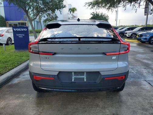 Silver 2023 Volvo C40 Recharge Pure Electric Twin Plus