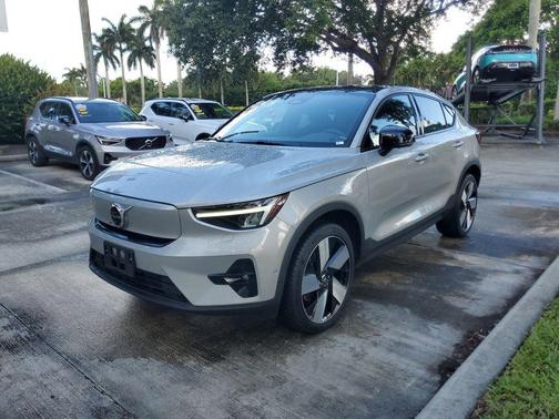 Silver 2023 Volvo C40 Recharge Pure Electric Twin Plus