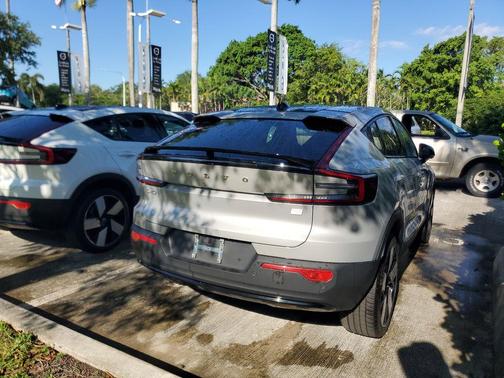 Silver 2023 Volvo C40 Recharge Pure Electric Twin Plus