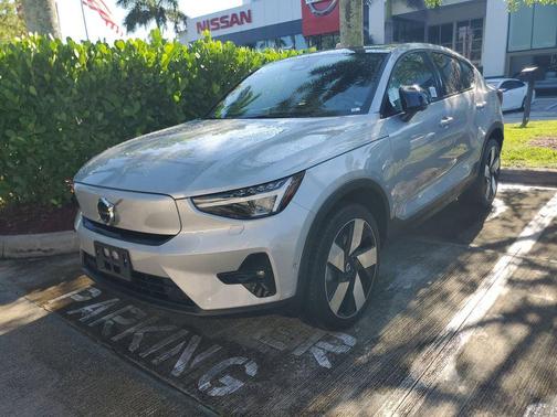 Silver 2023 Volvo C40 Recharge Pure Electric Twin Plus