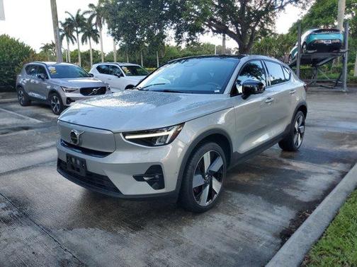 Silver 2023 Volvo C40 Recharge Pure Electric Twin Plus