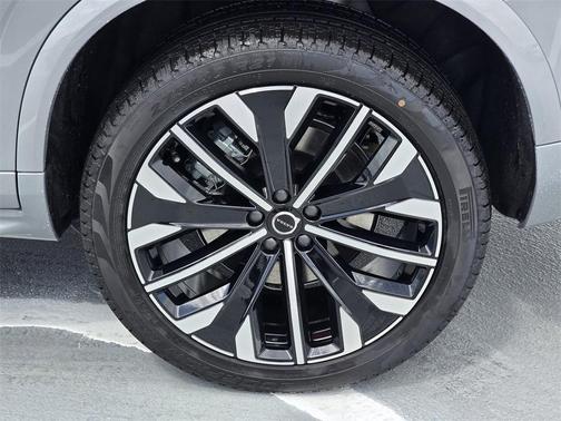 2025 Volvo XC90 Plug-In Hybrid T8 Ultra 7-Seater