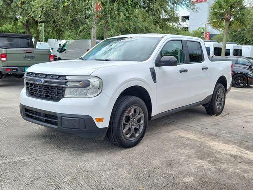 Oxford White 2023 Ford Maverick XLT