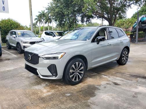 Metallic 2024 Volvo XC60 B5 Core