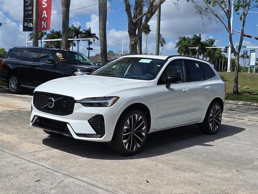 2026 Volvo XC60 B5 Ultra