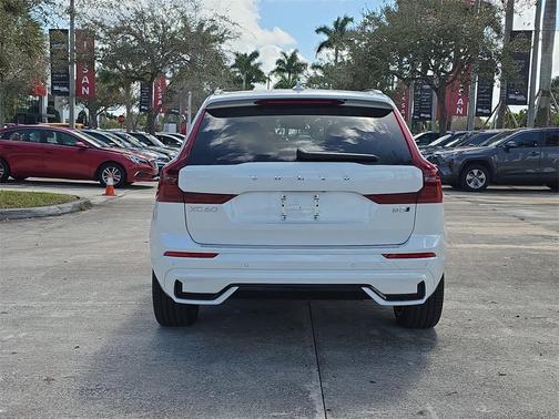 2026 Volvo XC60 B5 Ultra