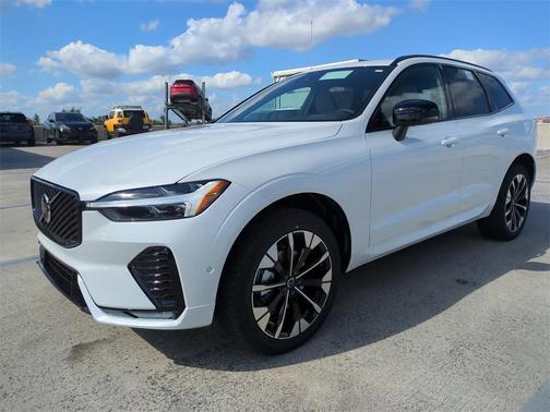 2026 Volvo XC60 B5 Plus