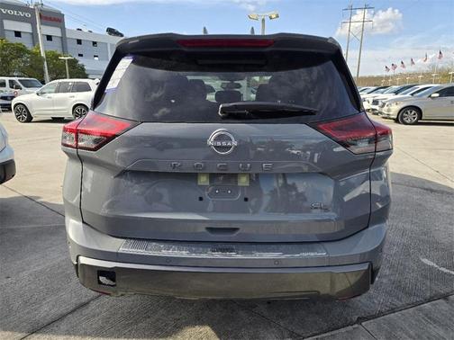 2025 Nissan Rogue SL