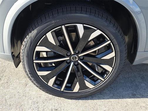 Gray Metallic 2026 Volvo XC90 B6 Ultra 7-Seater