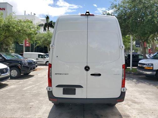 2025 Mercedes-Benz Sprinter 2500 144 WB