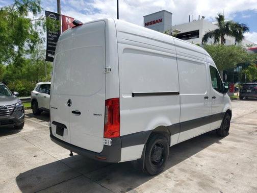 2025 Mercedes-Benz Sprinter 2500 144 WB