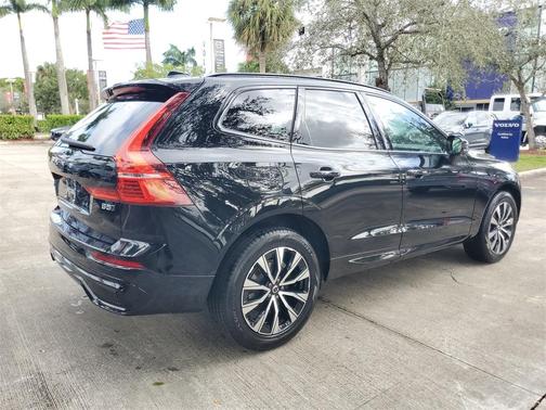 2025 Volvo XC60 B5 Core