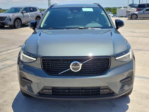 Forest Green 2026 Volvo XC40 B5 Core