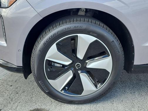 Silver 2026 Volvo EX90 PLUS