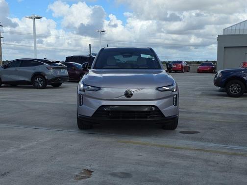 Silver 2026 Volvo EX90 PLUS