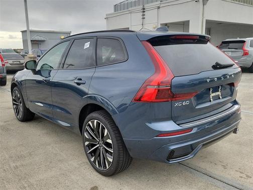2026 Volvo XC60 Plug-In Hybrid T8 Ultra