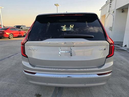 2025 Volvo XC90 B6 Plus 7-Seater