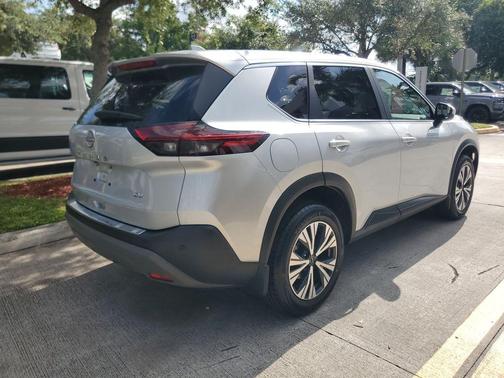 Brilliant Silver Metallic 2023 Nissan Rogue SV