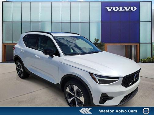 Crystal White 2026 Volvo XC40 B5 Plus