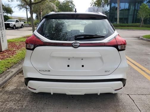 2023 Nissan Kicks SV