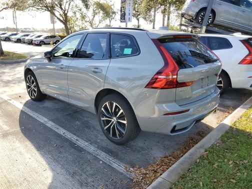 2025 Volvo XC60 B5 Plus