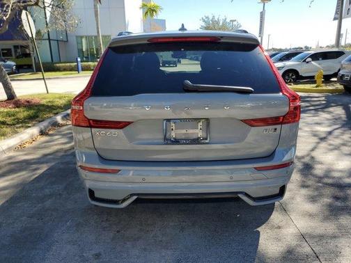 2025 Volvo XC60 B5 Plus