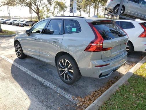 2025 Volvo XC60 B5 Plus