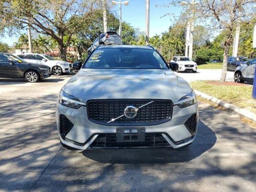 2025 Volvo XC60 B5 Plus