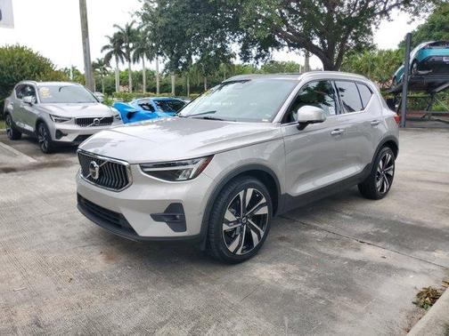 Silver 2023 Volvo XC40 B5 Plus Bright Theme