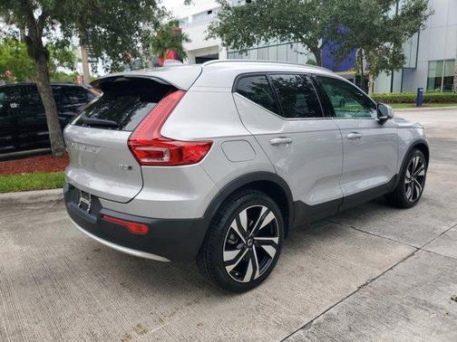 Silver 2023 Volvo XC40 B5 Plus Bright Theme