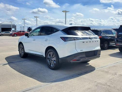 Everest White P 2026 Nissan Murano SL