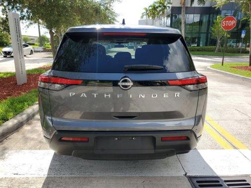 2023 Nissan Pathfinder S