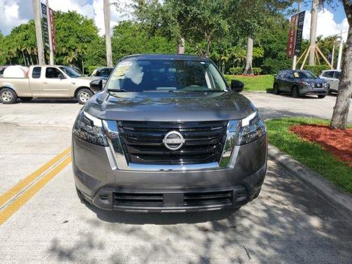 2023 Nissan Pathfinder S