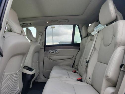 2026 Volvo XC90 B6 Ultra Dark Theme 7-Seater