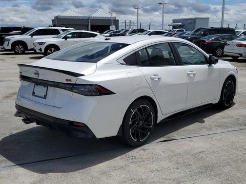 Aspen White 2026 Nissan Sentra SR