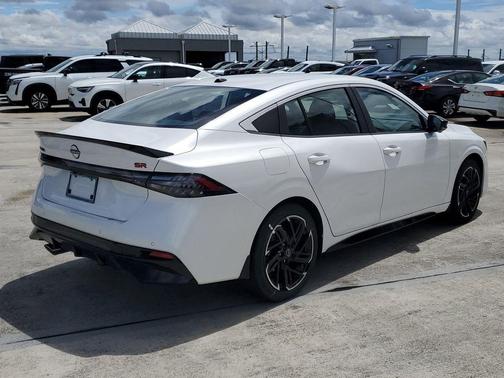 Aspen White 2026 Nissan Sentra SR
