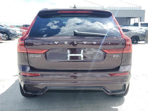 2026 Volvo XC60 B5 Ultra