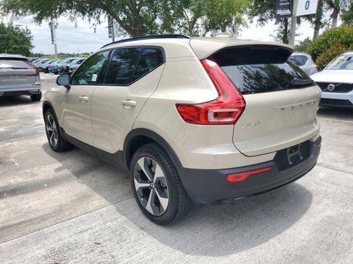 Sand Dune Metallic 2025 Volvo XC40 B5 Plus Dark Theme