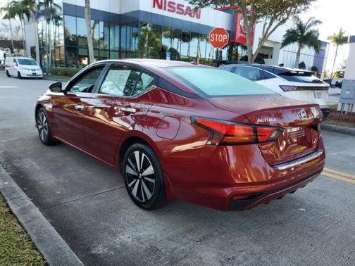 2022 Nissan Altima 2.5 SV